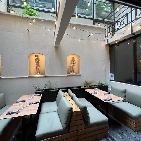 Hotel Paris Cloud 3*