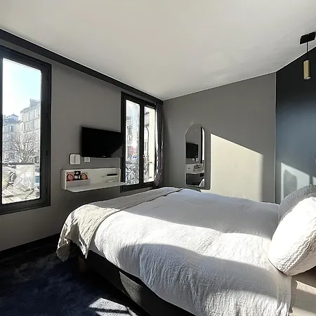 Hotel Paris Cloud