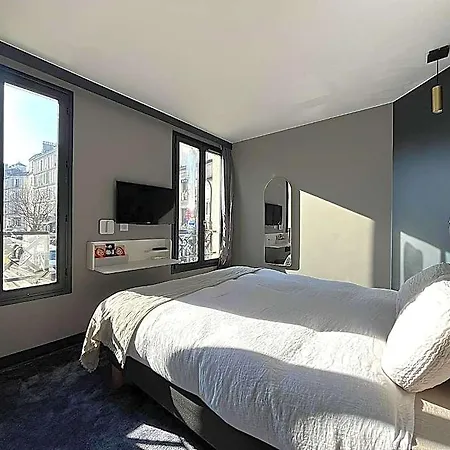 Hotel Paris Cloud 3*