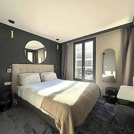 Hotel Paris Cloud