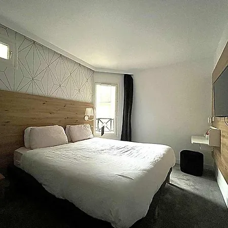 Paris Cloud Hotel