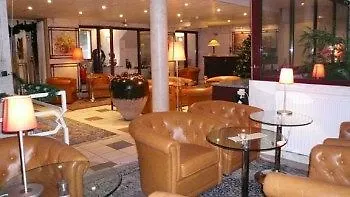 Szálloda Paris Cloud 3*