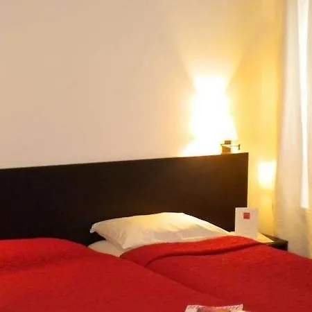 Paris Cloud Hotel