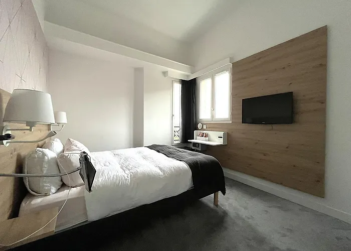 باريس سان كلو فندق 3*